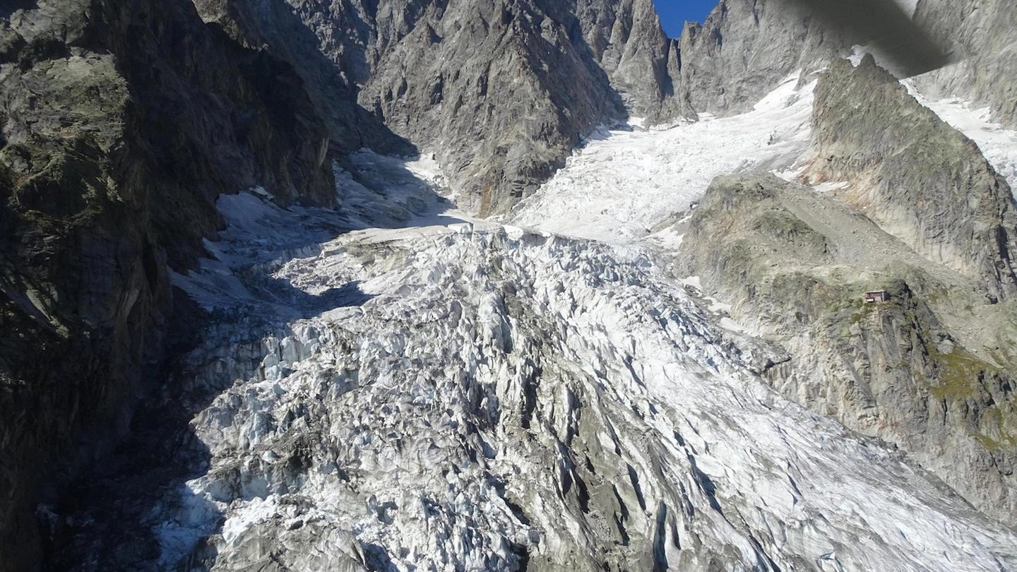 Monte Bianco, il ghiacciaio Planpincieux a rischio crollo (foto Ansa)