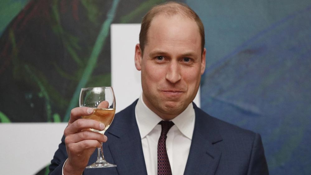 Il principe William porta con sicurezza i pochi capelli rimasti -Foto: EPA/PHIL NOBLE/POOL