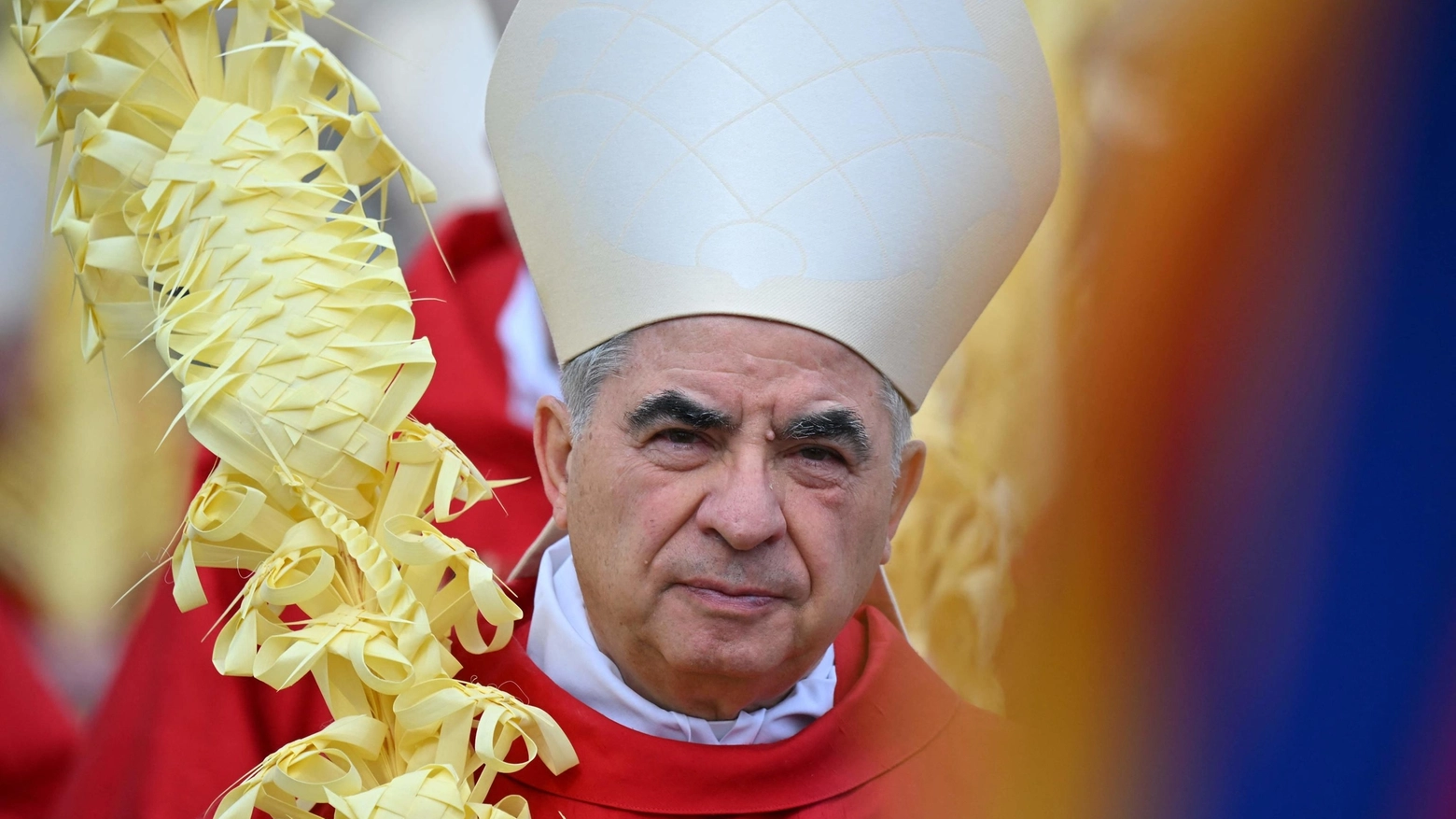 Il cardinale Giovanni Angelo Becciu (foto Ansa)