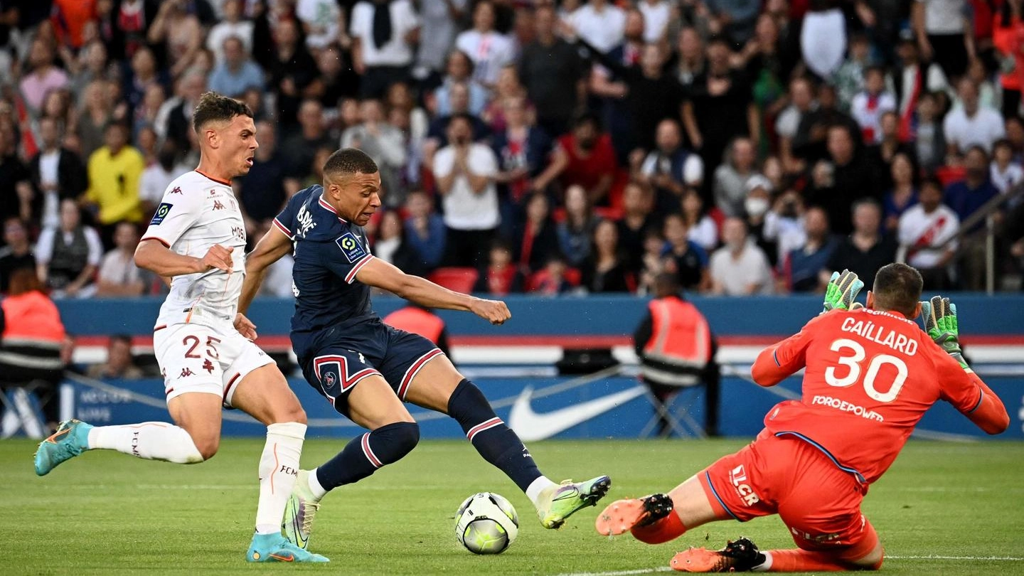 Kylian Mbappé a segno contro il Metz nell'ultima giornata di Ligue 1 (Ansa)