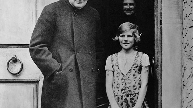 Winston Churchill nel '32 con la figlia Mary
