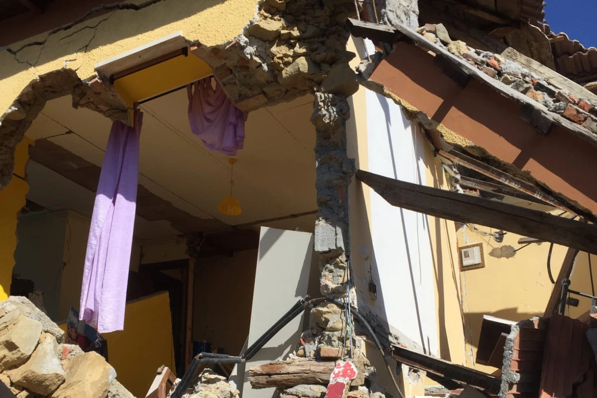 La casa di Enrico e Veronica distrutta dal terremoto