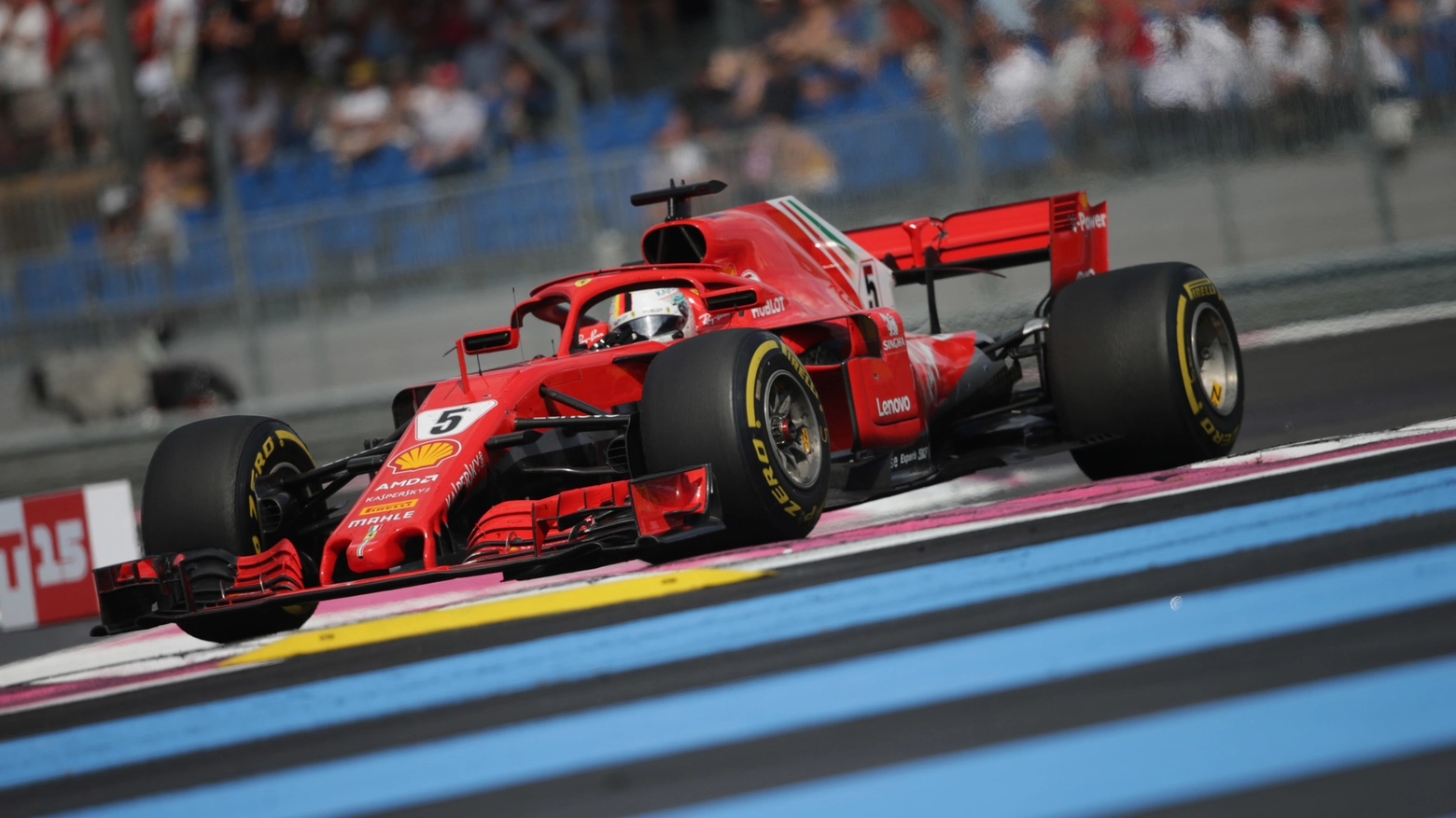 Sebastian Vettel in azione al Paul Ricard