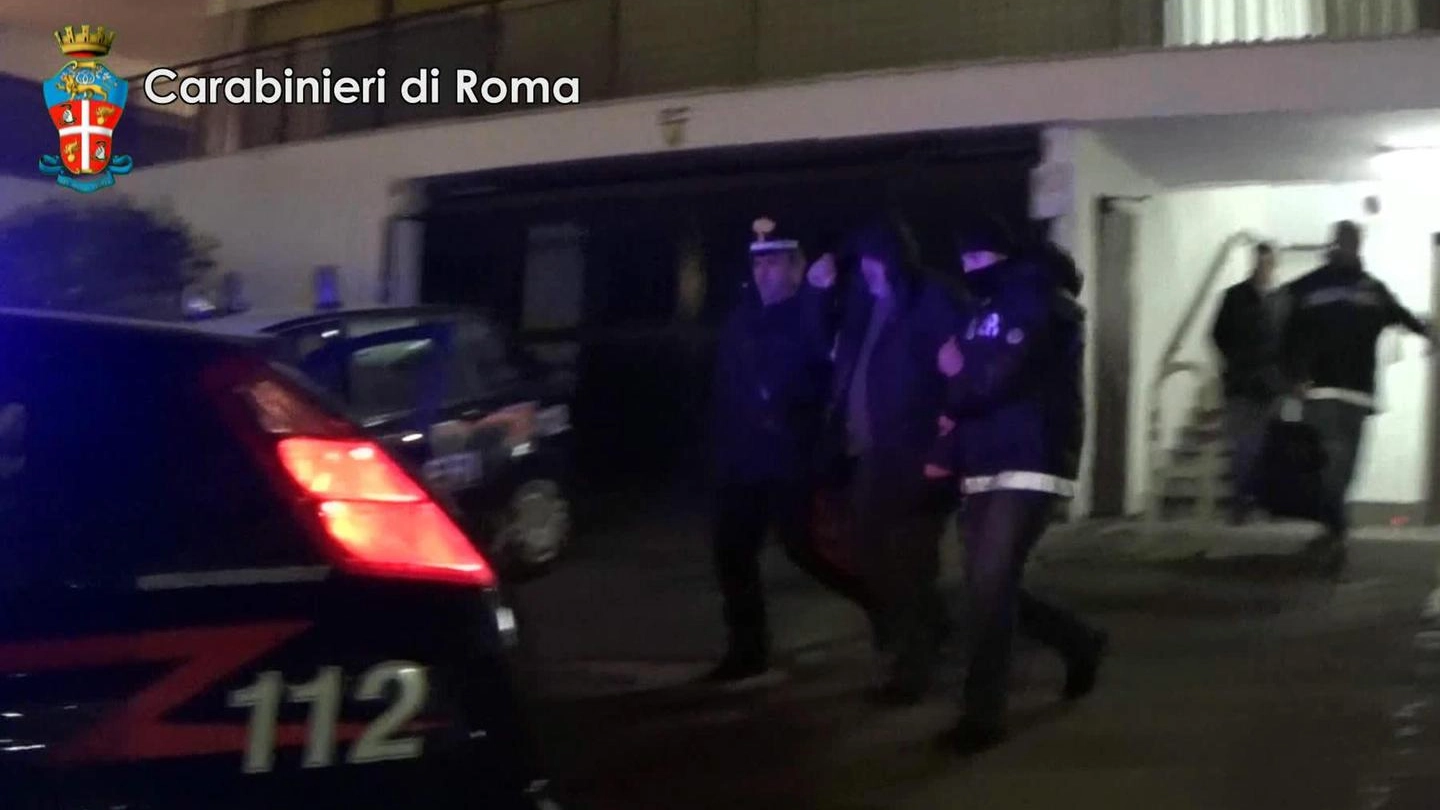 Operazione antidroga a Roma, 61 arresti (Ansa)