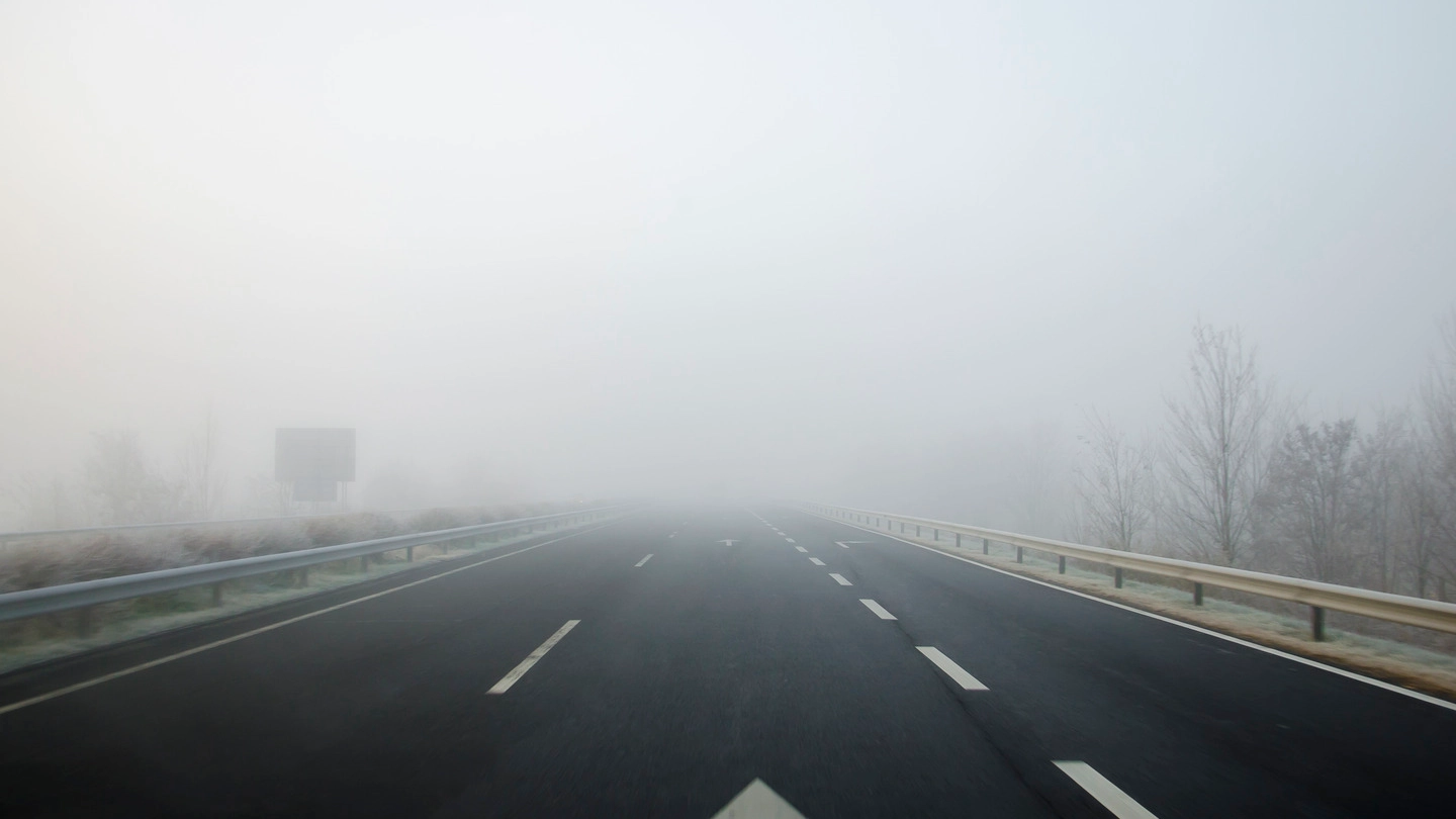 Meteo, torna lo smog. Attenzione alla nebbia (foto iStock)