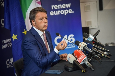 Il j’accuse di Renzi: "Ammucchiata di sinistra contro il mio Jobs Act, un favore al Governo"