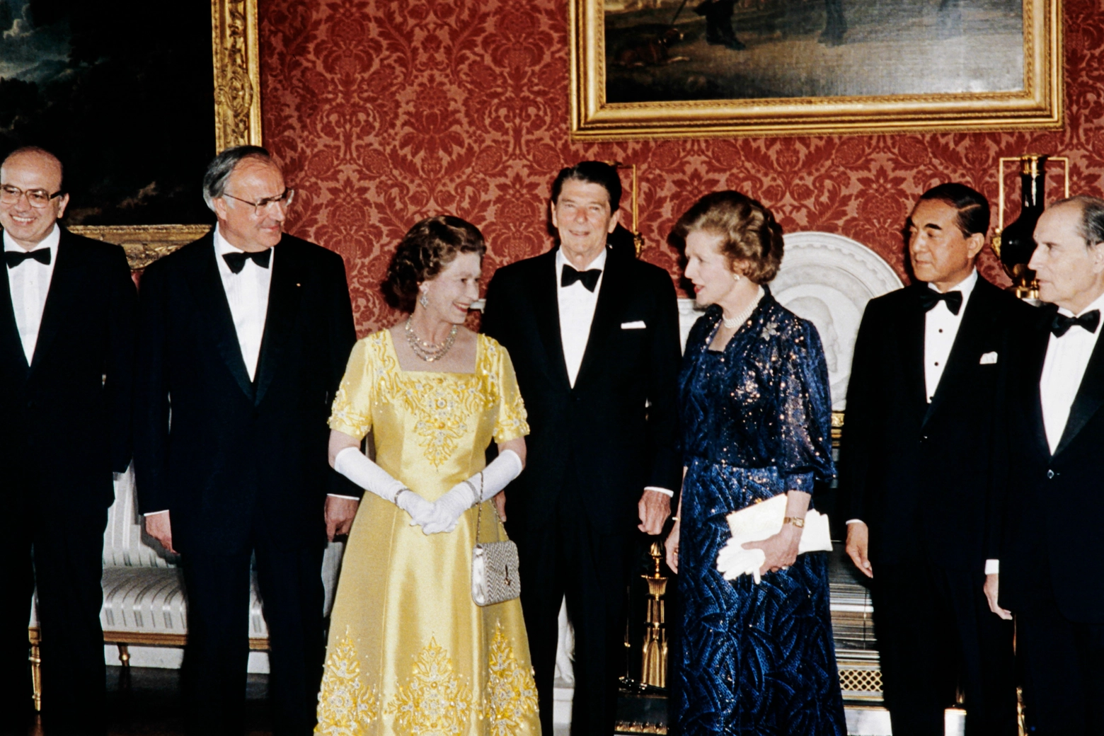 Elisabetta II con i leader del Summit economico a Buckingham Palace, 1984