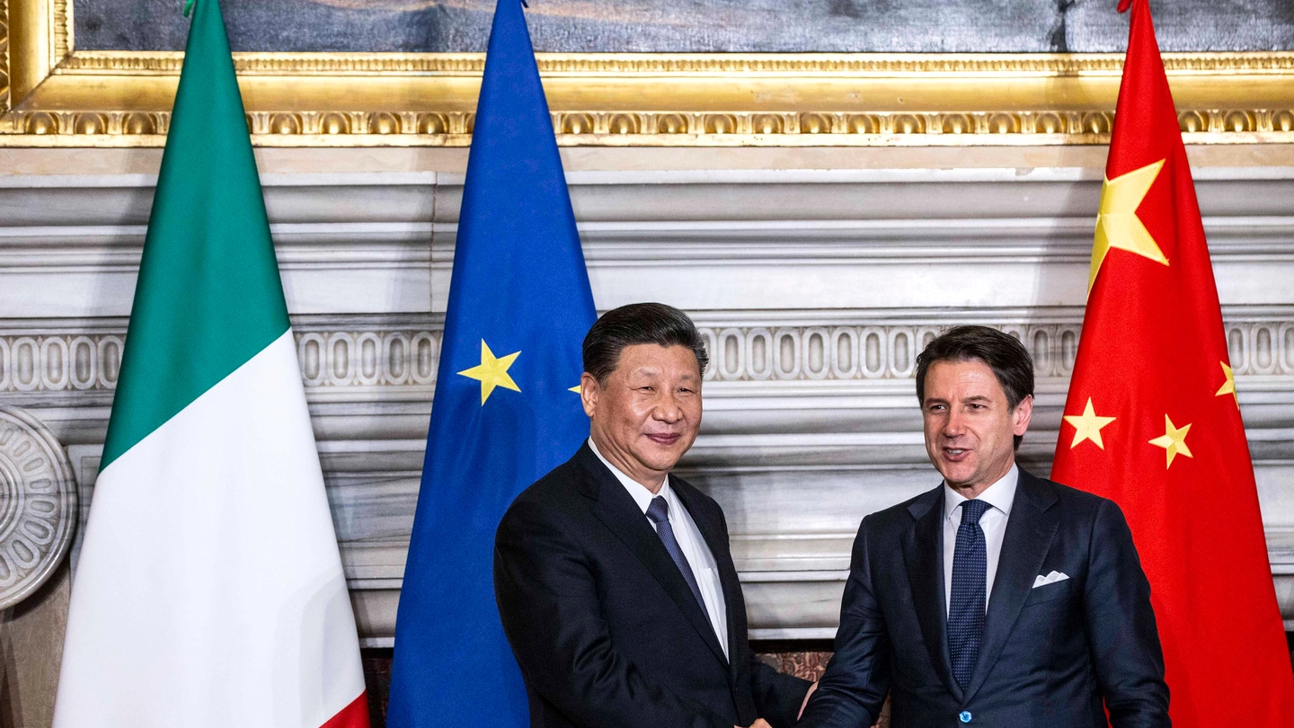 Xi Jinping e Giuseppe Conte (foto Imagoeconomica)