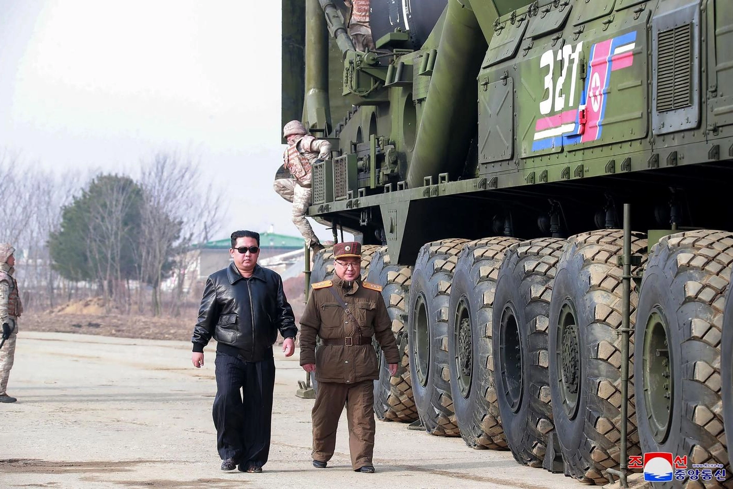 Kim Jong-un presente al lancio del missile (Ansa)