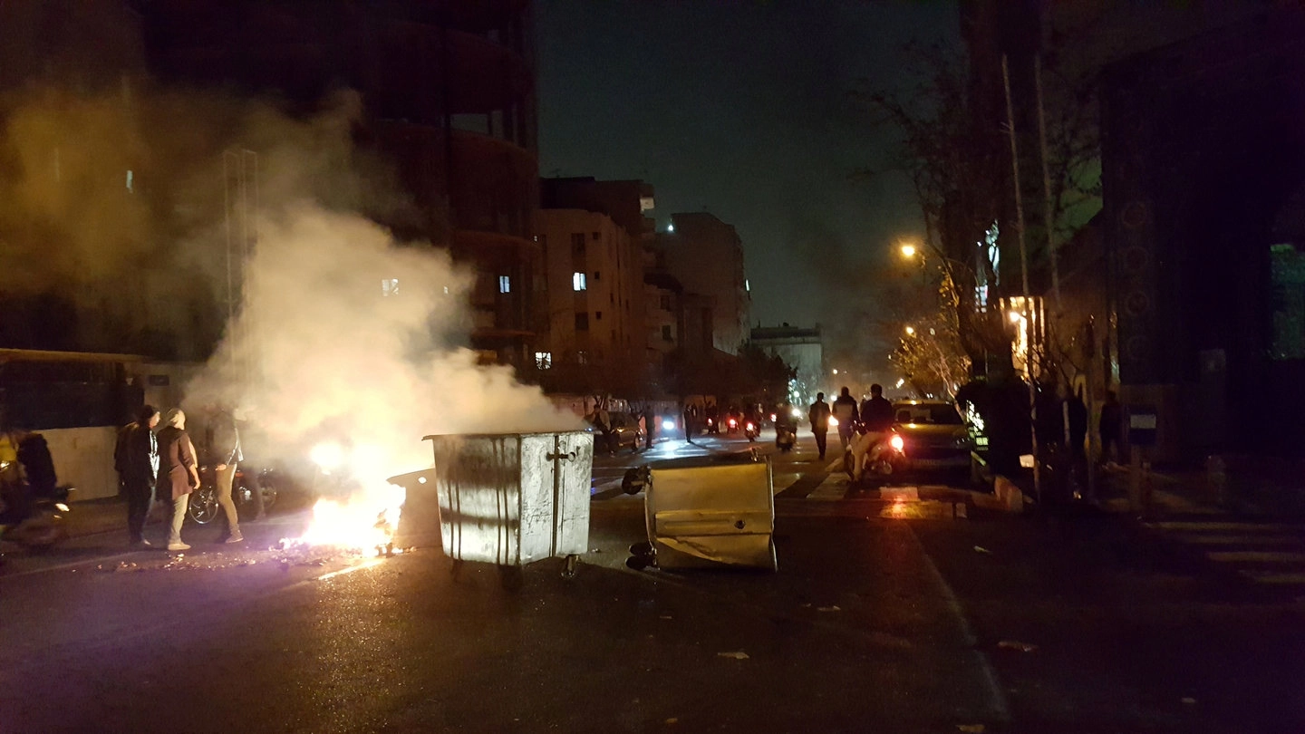 Iran, proteste contro il governo (LaPresse)