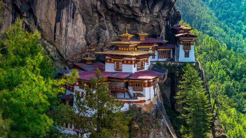 Il Monastero di Taktsang, in Bhutan – Foto: prasit chansarekorn/iStock