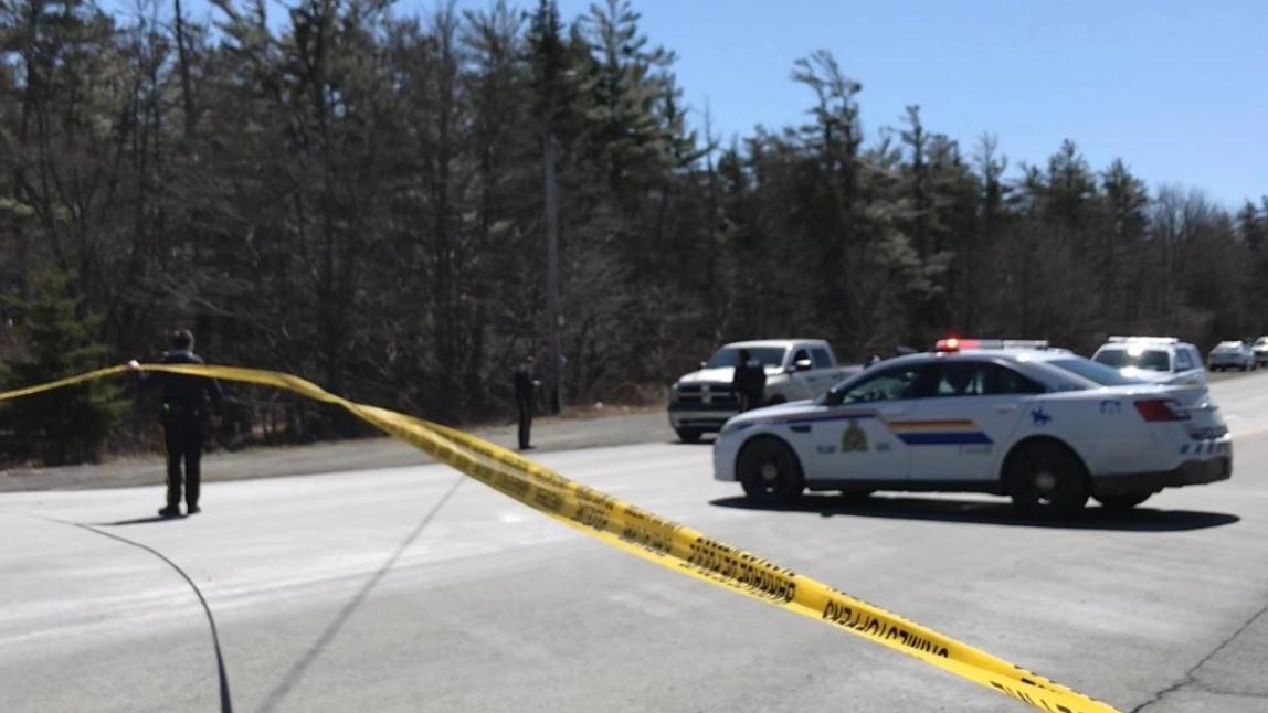Strage in Nuova Scozia, Canada: killer vestito da poliziotto