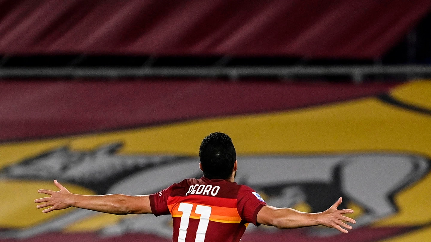 Roma-Lazio: l'esultanza di Pedro dopo il gol del 2-0 (Ansa)