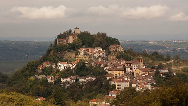 Panorama di Orsara (foto Wikipedia - Baldovino Dura)