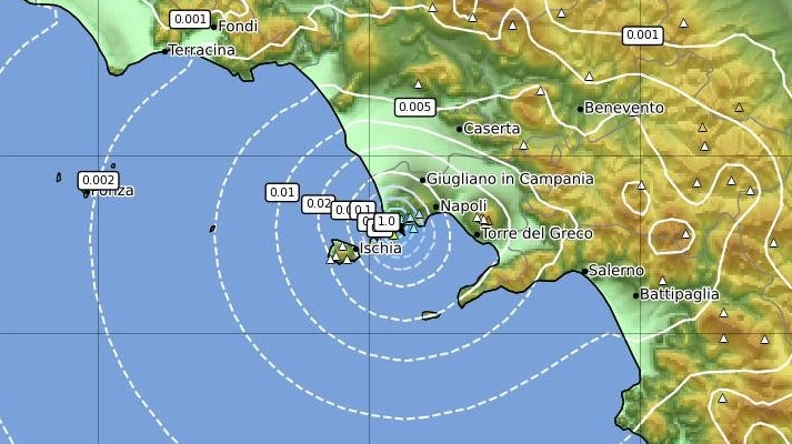 Il primo evento sismico alle 5.06, avvertito tra Pozzuoli e a nord del capoluogo. Alle 9.10 una scossa magnitudo 3.2: la più forte delle ultime settimane