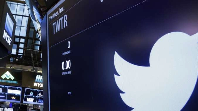 Twitter: verso vendita, in corsa Google