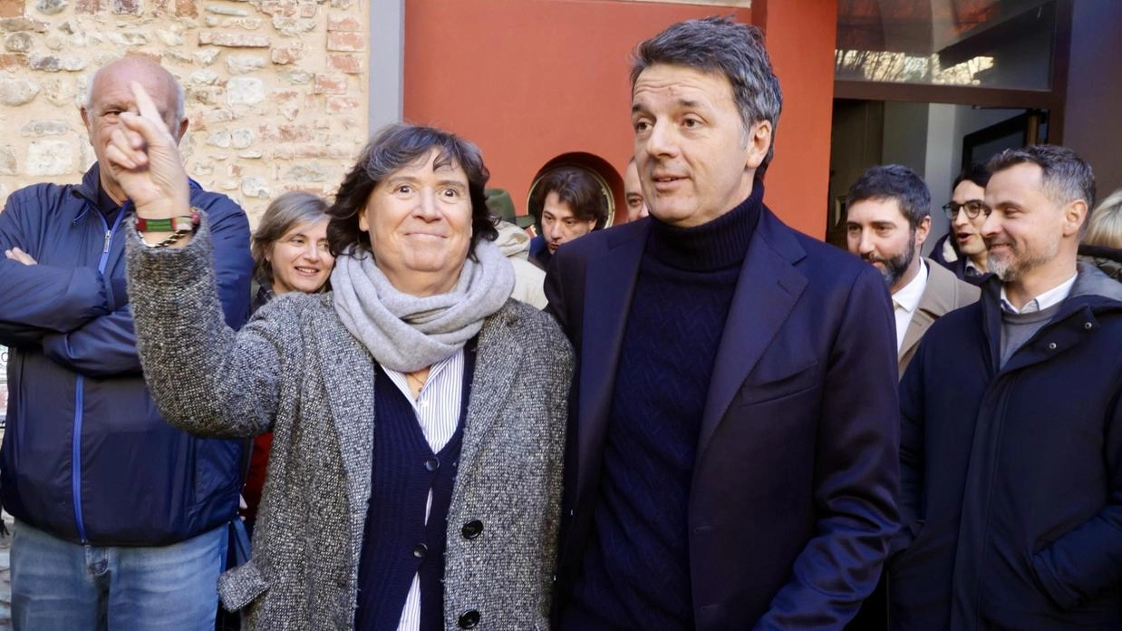 La candidata sindaco di Iv Stefania Saccardi, 63 anni, con Matteo Renzi (48)