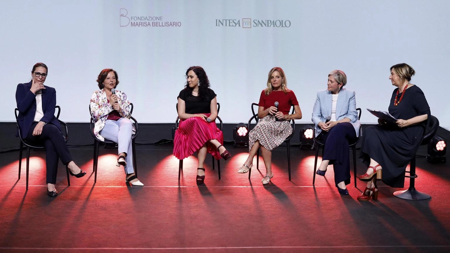 Intesa Sanpaolo premia le 100 Pmi che puntano su donne
