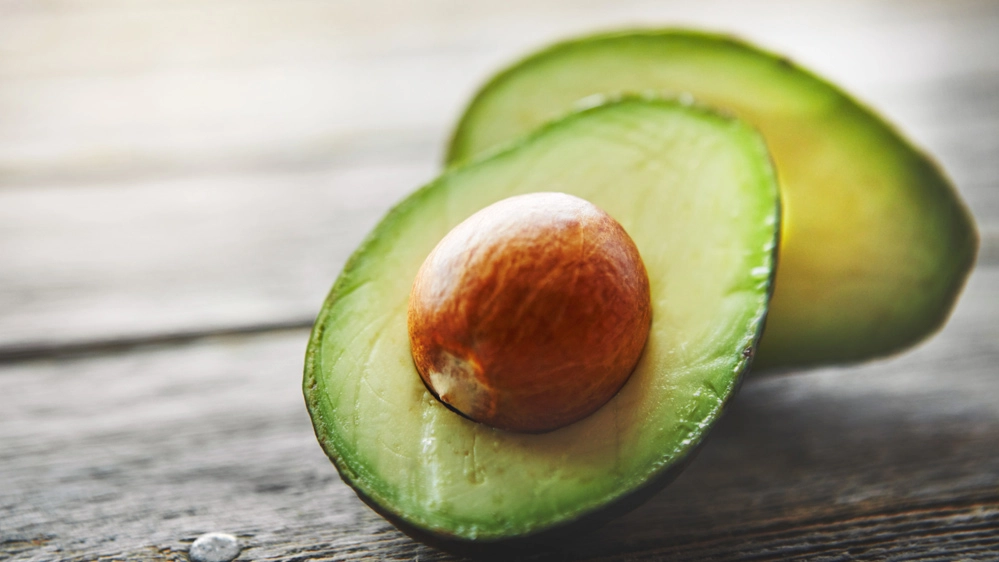 Secondo alcuni l'avocado non può essere considerato vegano - Foto: gradyreese/iStock