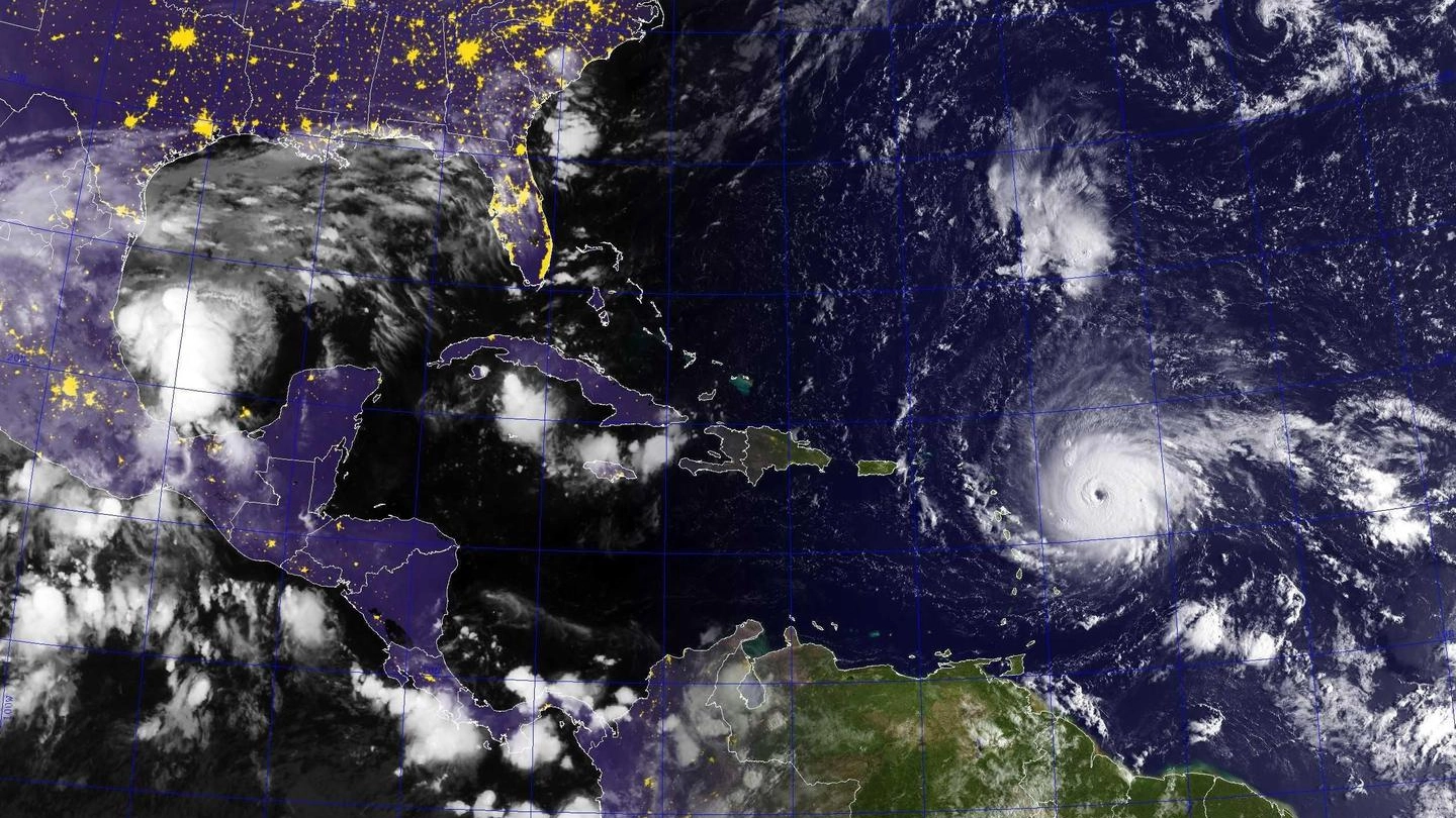 L'uragano Irma visto dal satellite (Ansa)