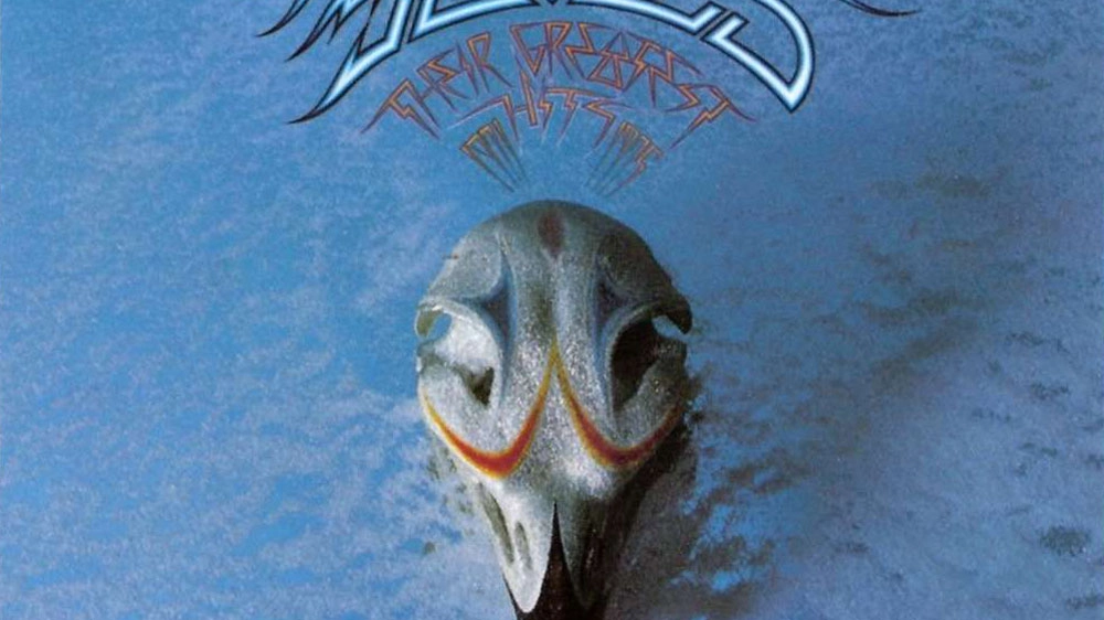 Dettaglio della copertina di 'Their Greatest Hits (1971-1975)' – Foto: Asylum