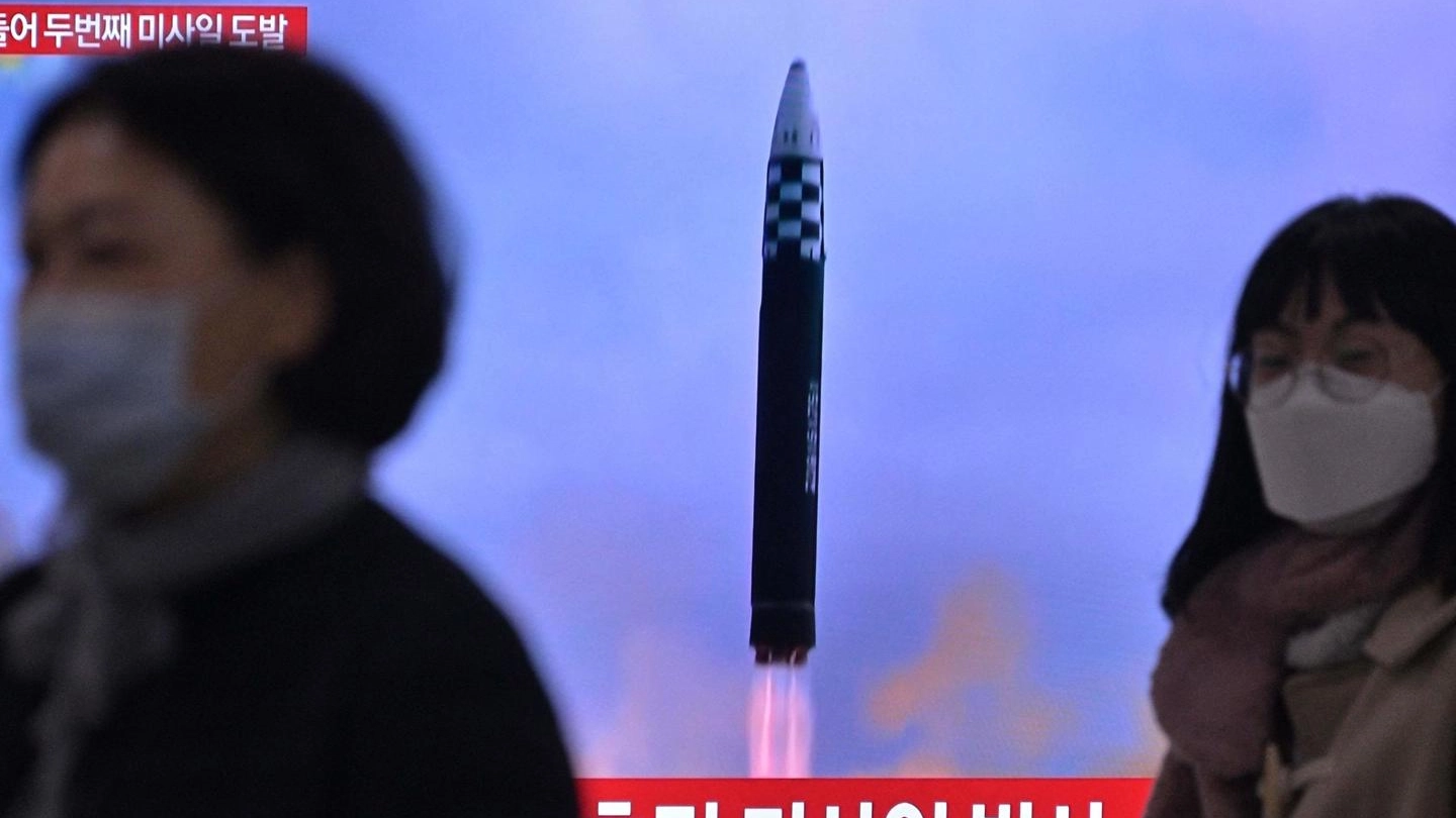 Nuovi test missilistici della Corea del Nord, questa volta da un sottomarino