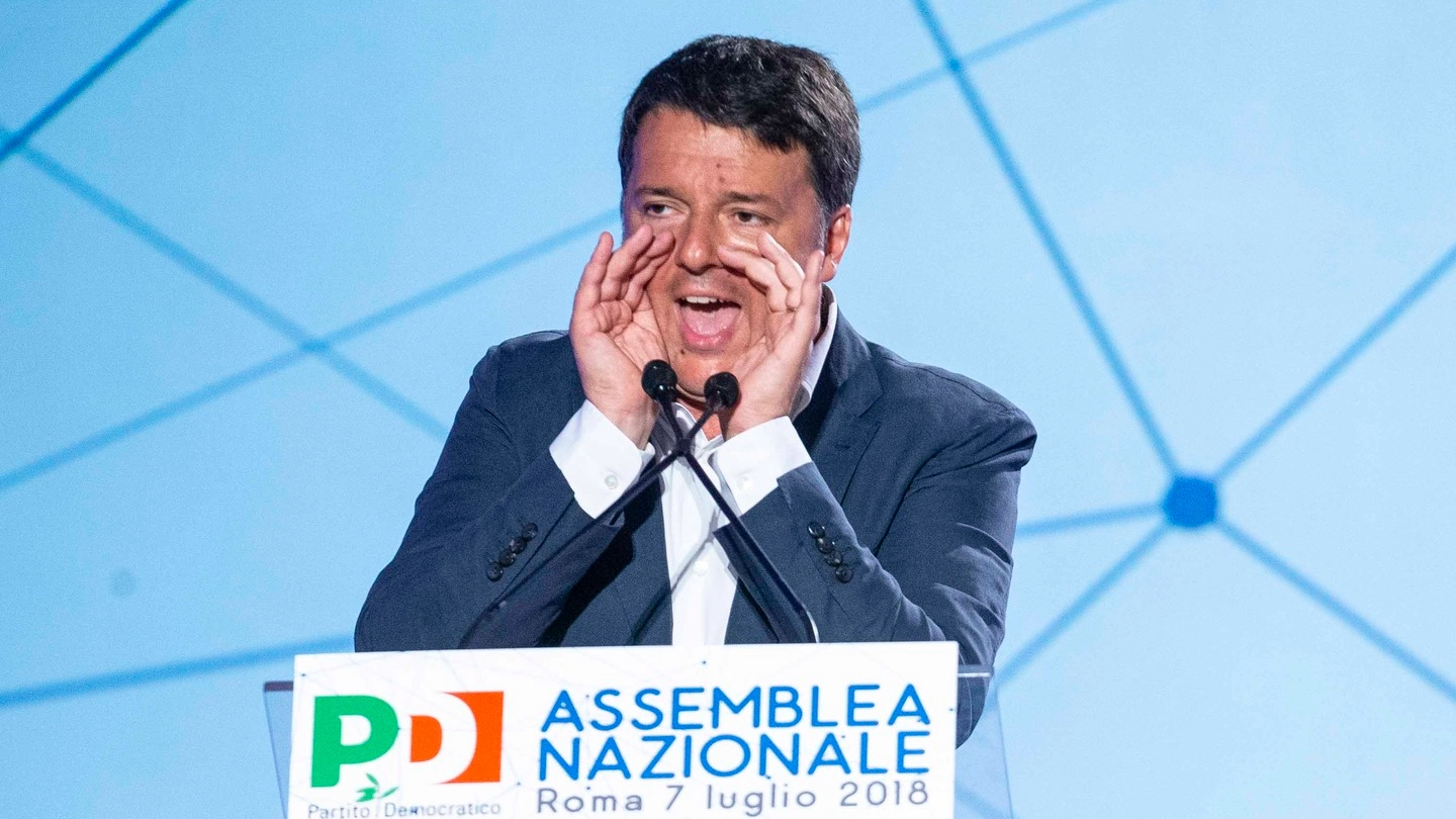 Matteo Renzi durante l'assemblea del Pd (ImagoE)