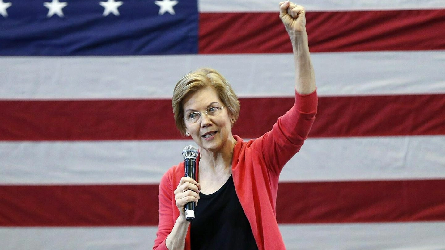 La senatrice dem Elizabeth Warren si candida alla Casa Bianca (Ansa)