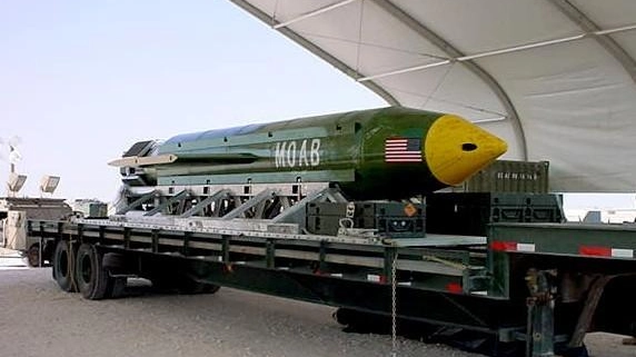 La micidiale bomba Moab, il più potente ordigno non nucleare al mondo (Ansa)