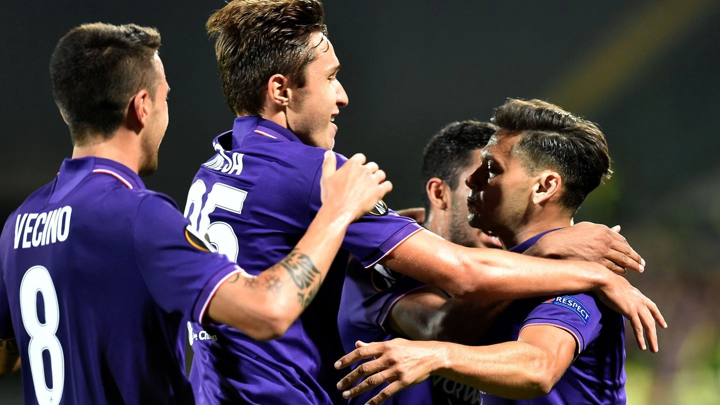 La Fiorentina esulta dopo la vittoria in Europa League (AFP)