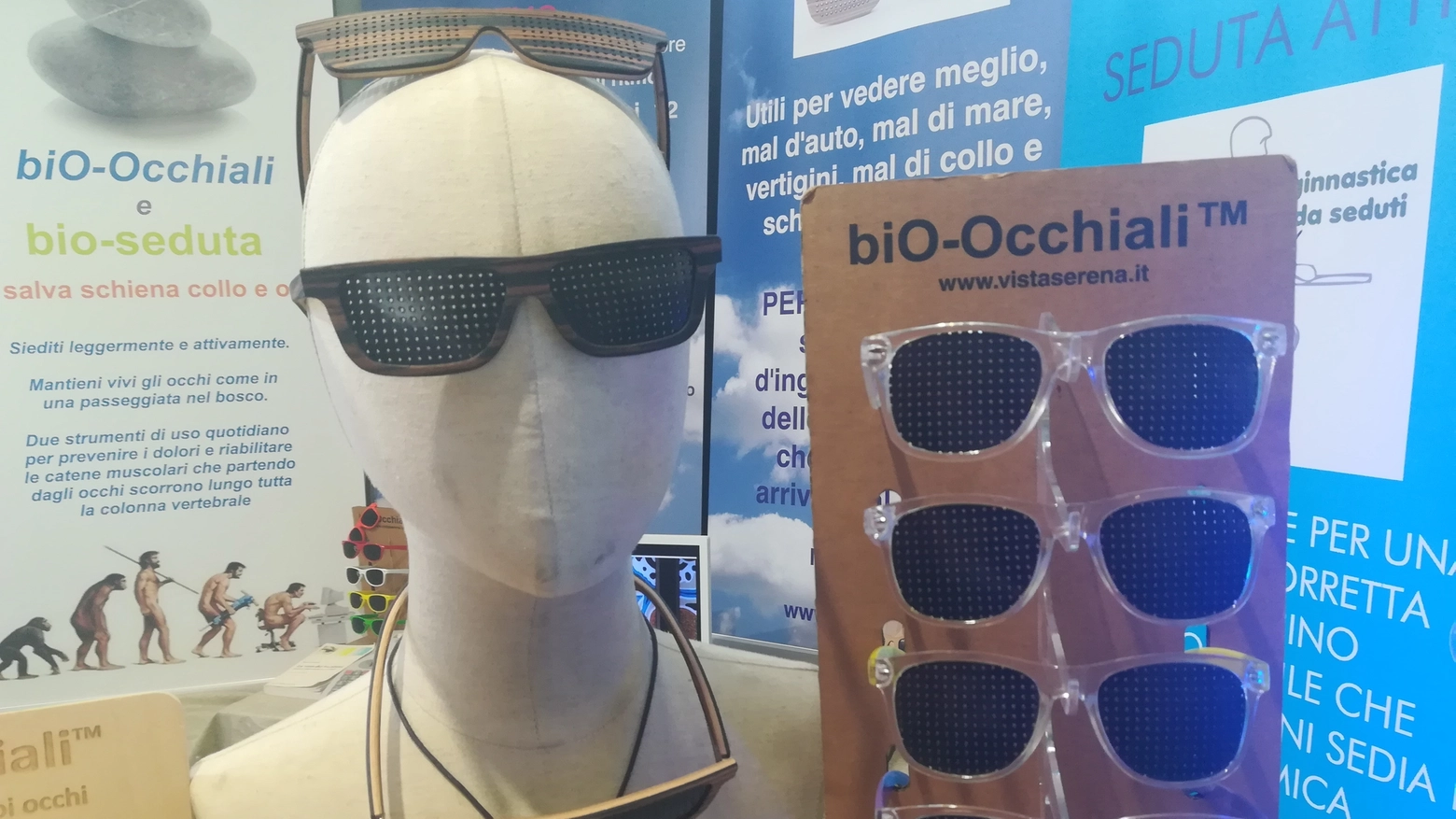 Bio occhiali in legno e bioplastica