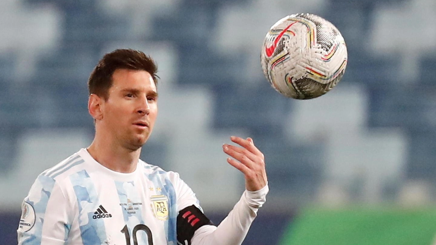 Lionel Messi con l'Argentina in Copa America (Ansa)