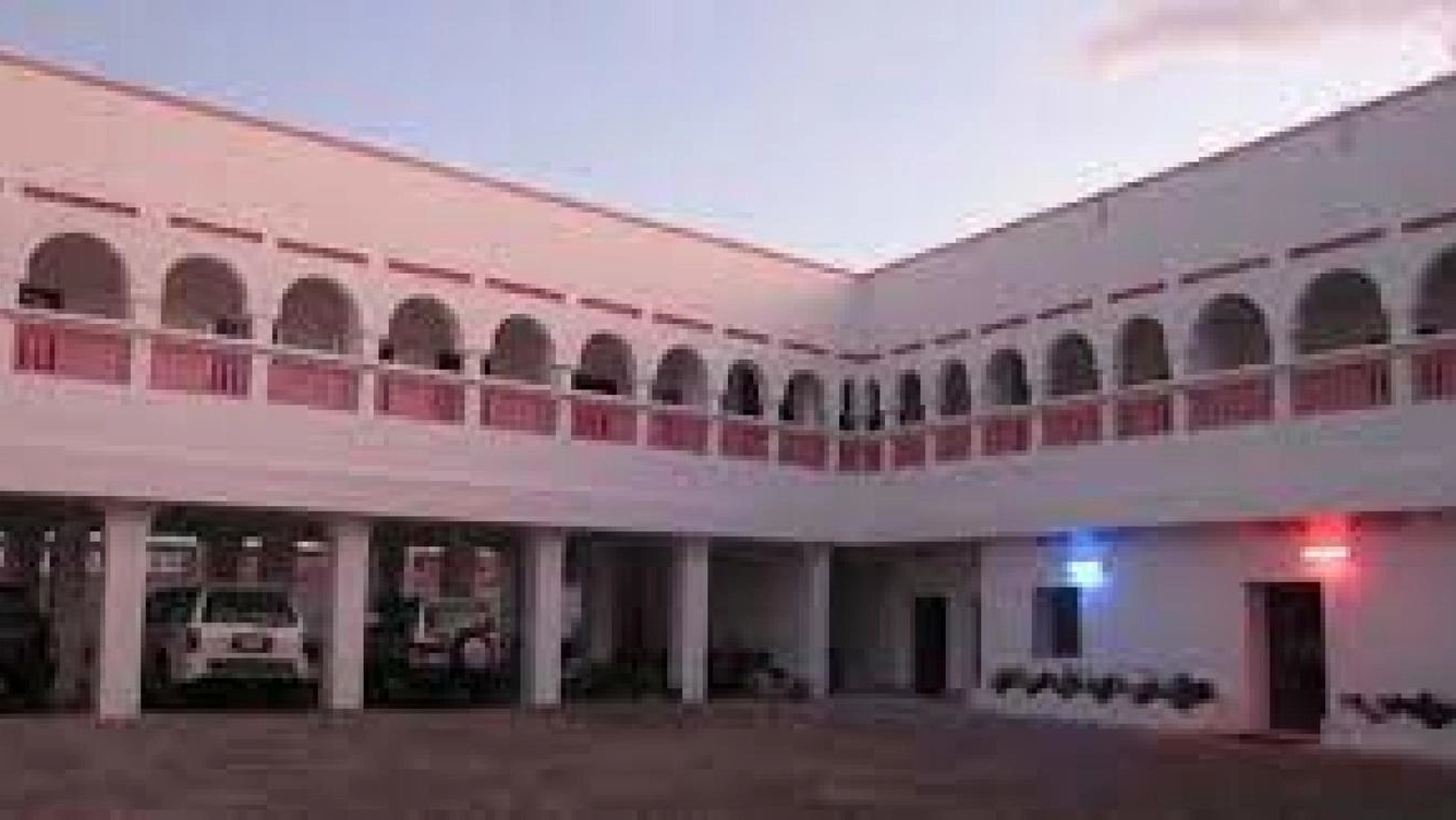 L'hotel Villa Rosa a Mogadiscio (Ansa)