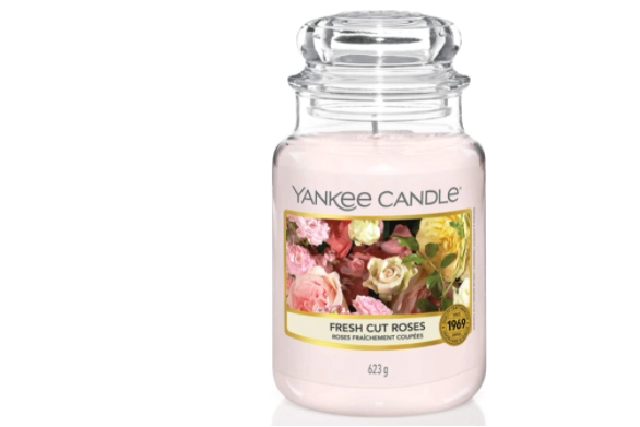 Yankee Candle Fresh Cut Roses su amazon.com 