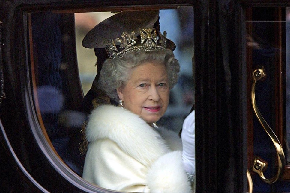 Un anno senza regina  Re Carlo supera l’esame  nonostante gli scandali  Gli inglesi: lavora bene