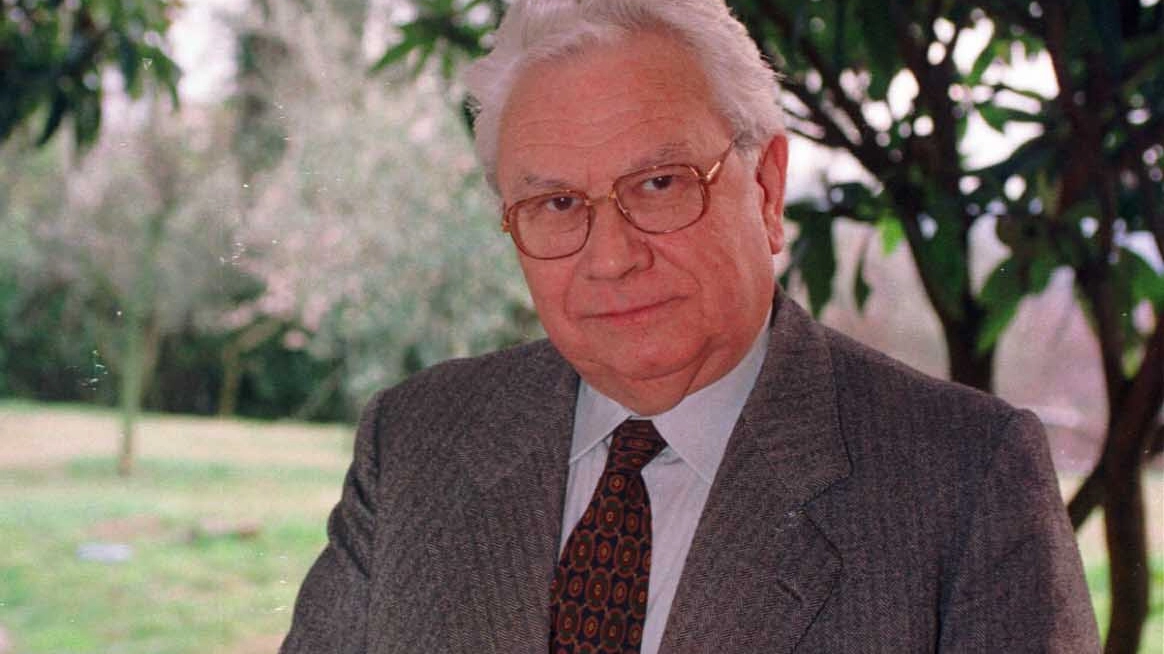 L'enologo Giacomo Tachis (foto d'archivio)