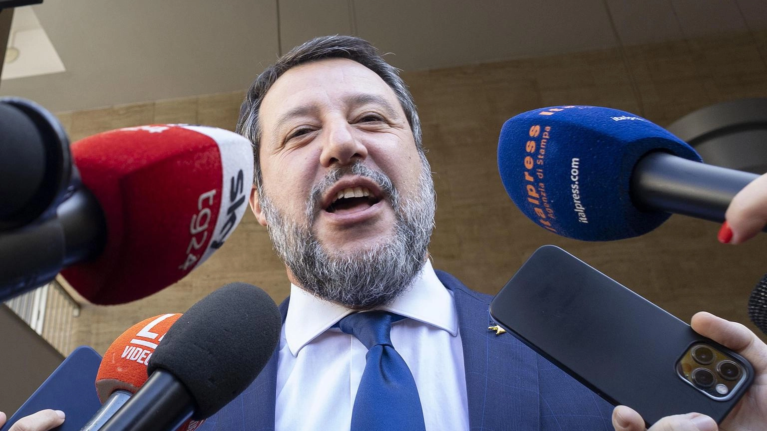 Salvini, 'condono per mettere in regola milioni di italiani'