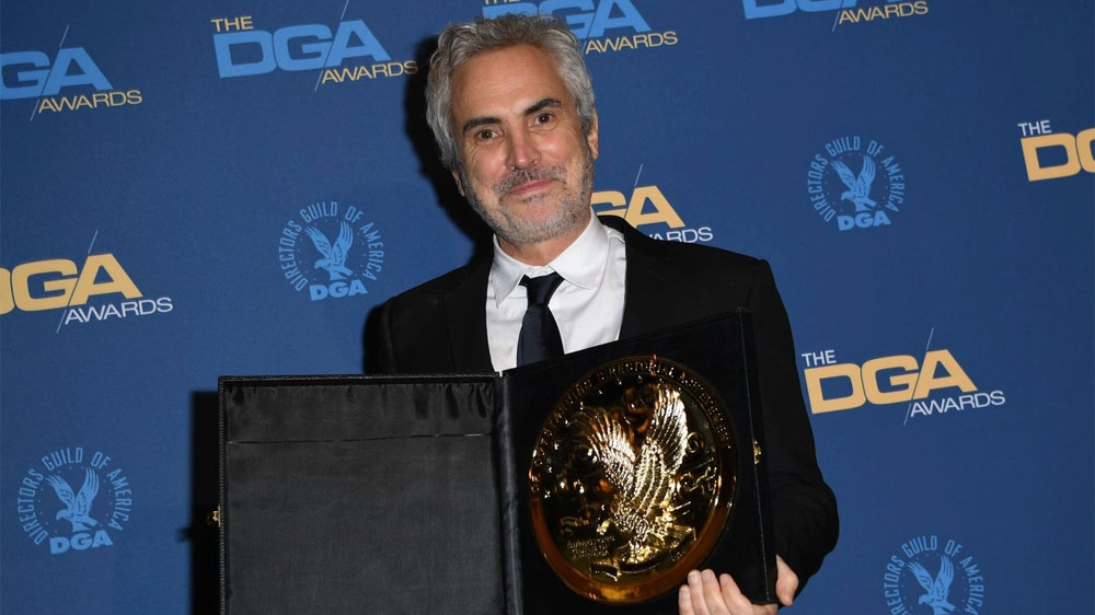 Alfonso Cuaron con il premio della DGA