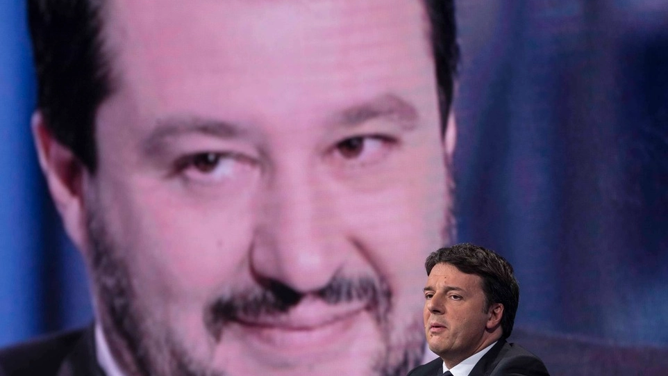 Matteo Renzi e sullo sfondo Matteo Salvini (ImagoE)