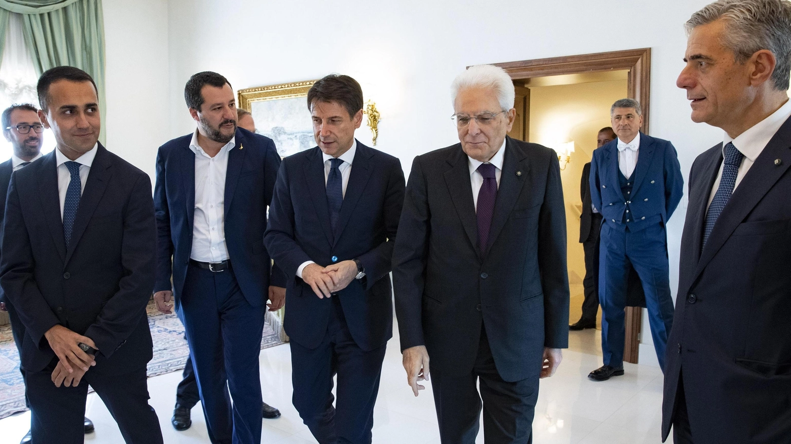 Di Maio, Salvini, Conte e Mattarella in una foto d'archivio (Ansa)