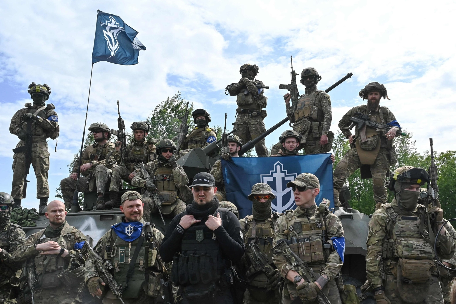 Partigiani russi e truppe a Belgorod