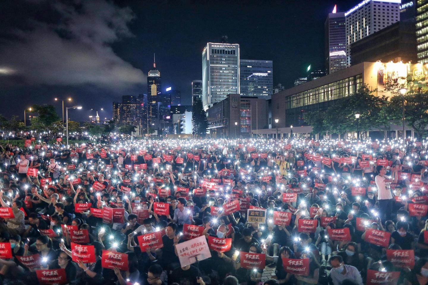 Free Hong Kong, manifestazione di piazza (Epa Ansa)