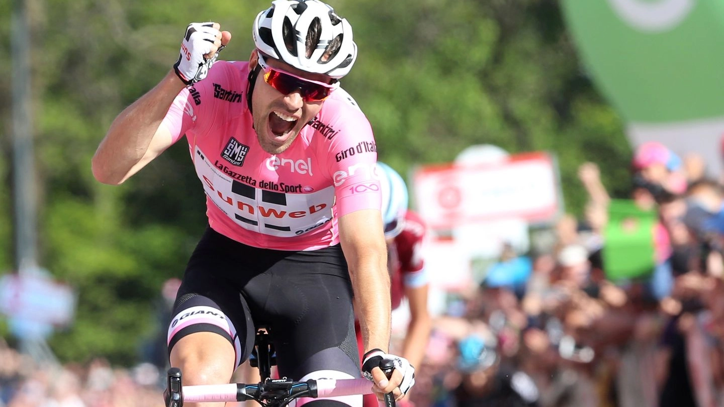 Giro d'Italia, Dumoulin vince la tappa 14 (Afp)