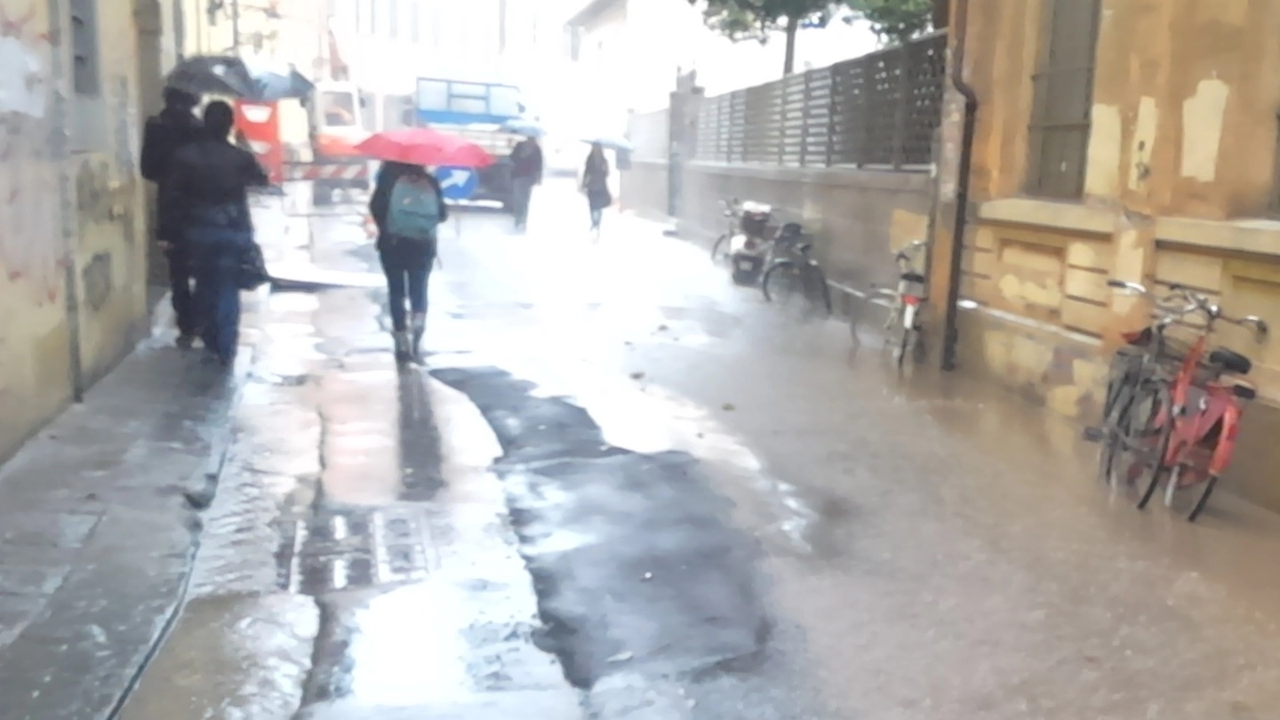Via Pasquale Paoli a Pisa in un precedente periodo di piogge(foto di Valentina Lepore)