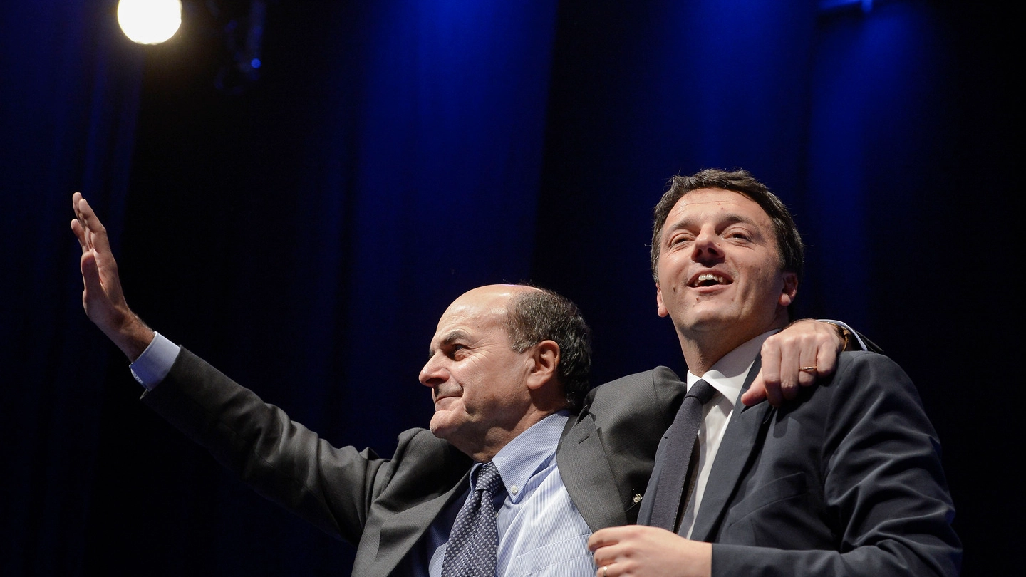 Pier Luigi Bersani e Matteo Renzi (Imagoeconomica)