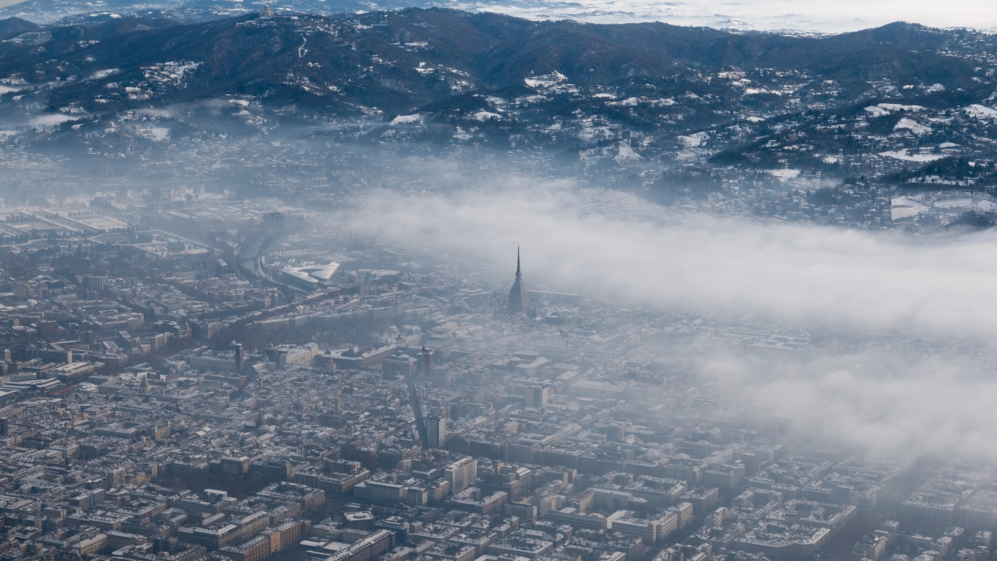 Meteo, smog e inquinamento dell'aria. Nella foto Torino (foto iStock)