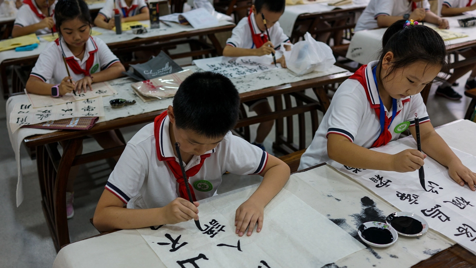 Riconoscimento facciale nelle scuole cinesi (Afp)