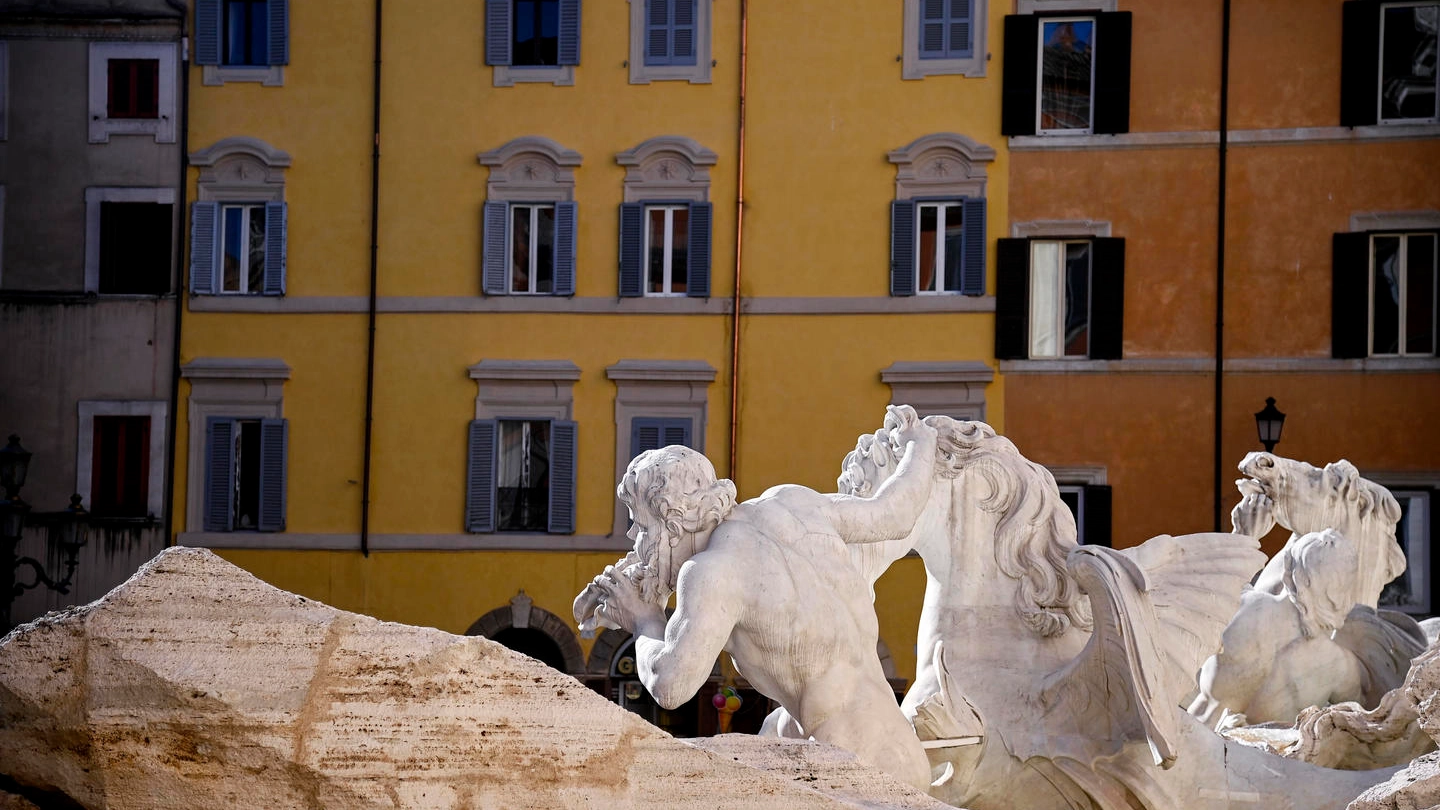 Un dettaglio della Fontana di Trevi nel centro di Roma