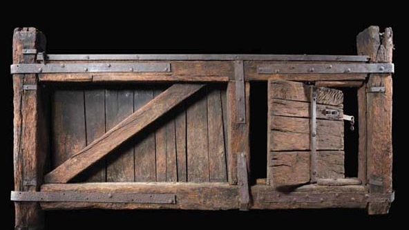 SAN MARCO - Portello in legno della famosa chiusa milanese