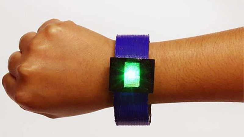 Il braccialetto LED stampato 3D (Foto: American Chemical Society)